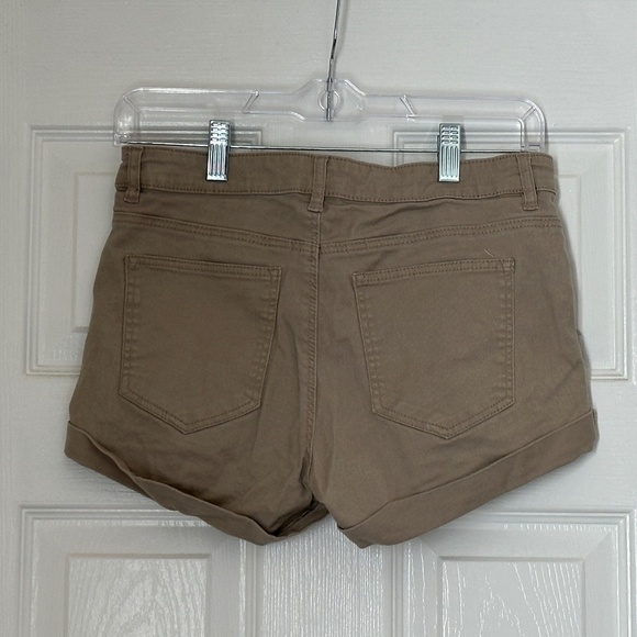 H&M Mini Shorts Size 6 Khaki Button Fly Rolled Leg Classic Staple - Picture 2 of 3